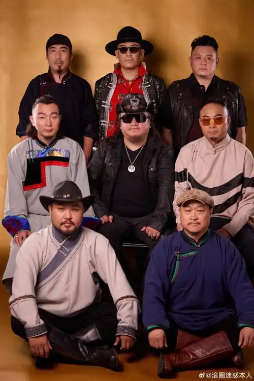 "杭盖"这个词是蒙古语词汇,本意是一个有着蓝天,白云,草原,河流,山