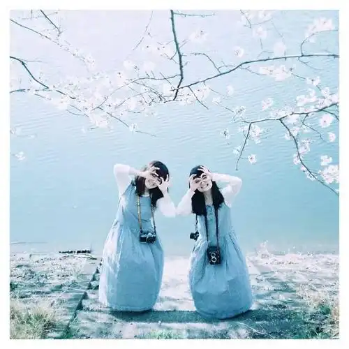 闺蜜拍照姿势2个人的(两个人拍合照的几个小技巧) - 散下步