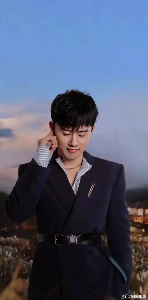 张杰 星尘是宇宙的披风,而你是宇宙中最美好的生命体, 这三张图我愿称