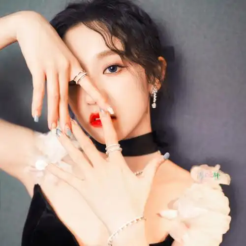 宋雨琦  #刘浩存  自修宋雨琦头像,点赞 评抱图