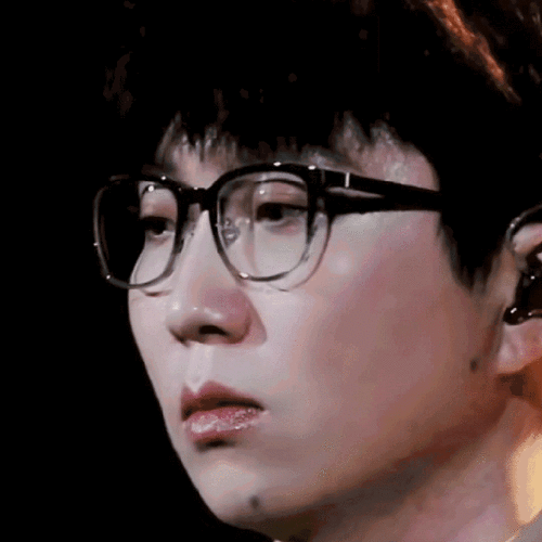 毛不易央视晚会彩排视频##毛不易穿了一身驼