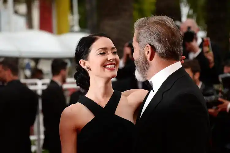 第69届戛纳电影节闭幕红毯星光熠熠 《我是布莱克》夺金棕榈