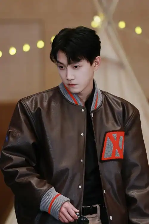 范世錡超话小范长发限定返场!