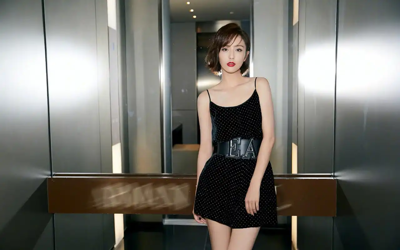 佟丽娅美艳性感高清桌面壁纸