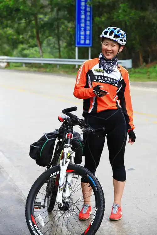 骑行美女