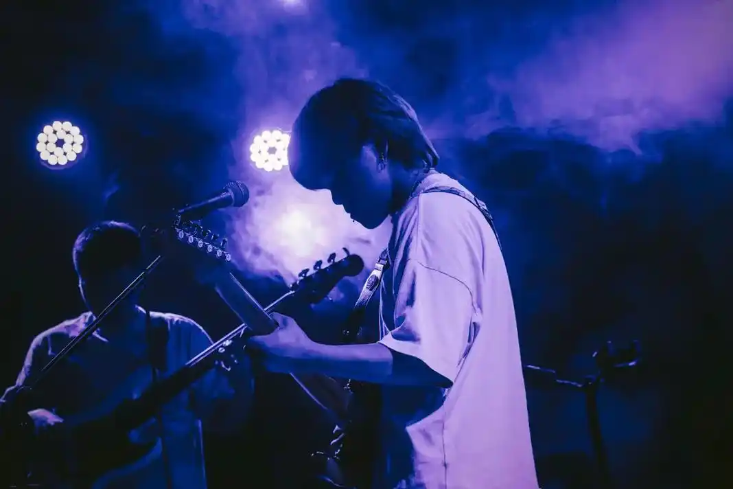 坚果的摄影师永远的神#livehouse #摇滚 #乐队 # - 抖音