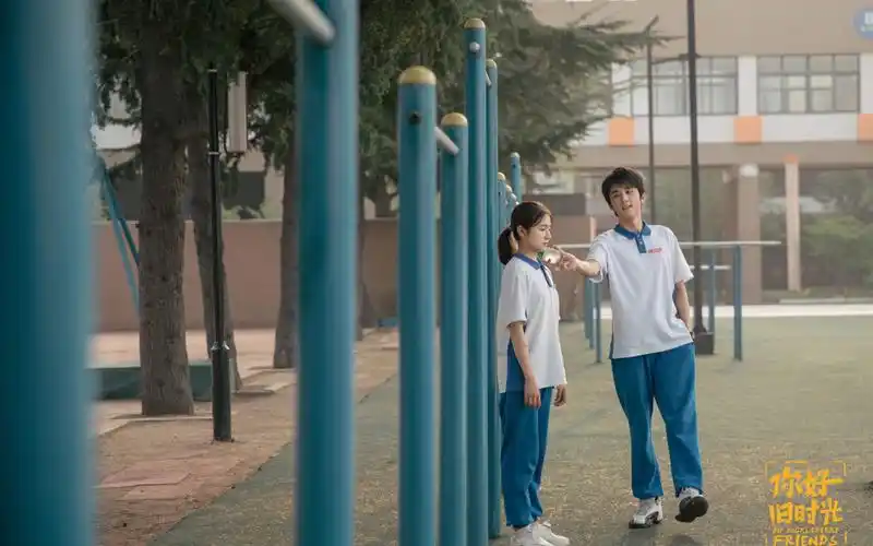 张新成李兰迪《你好旧时光》甜蜜校园剧照桌面壁纸