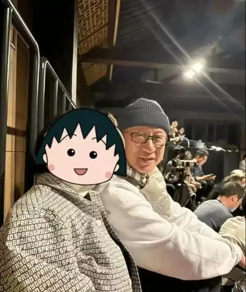 孙红雷的真实状态引发热议,他现身乌镇戏剧节时,身穿朴素的白色外套