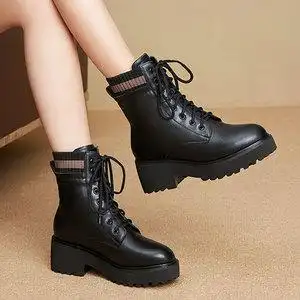 蜘蛛王马丁靴女真皮短靴保暖加绒纯皮女士皮鞋中跟时尚流行的单靴