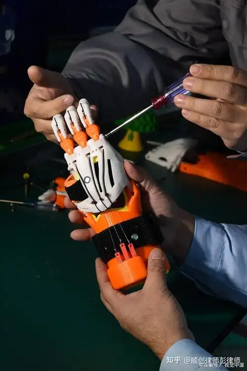 因工伤事故失去手臂,如何操作能让公司承担安装假肢的费用? - 知乎