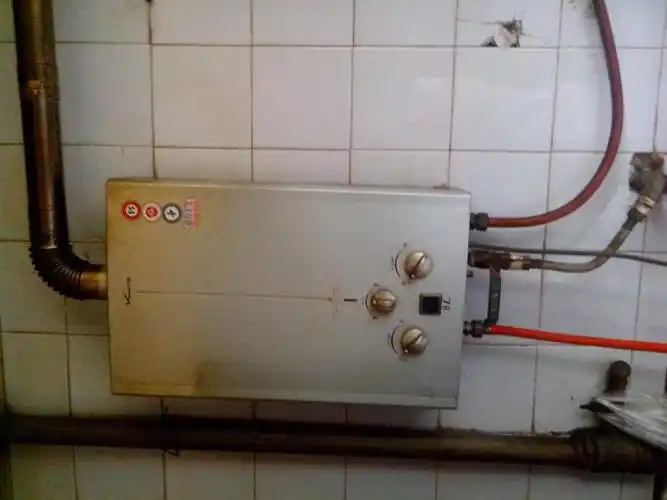 以前这种老式烧煤气罐的热水器坏了都没人会修,煤气不打火,怎么办?