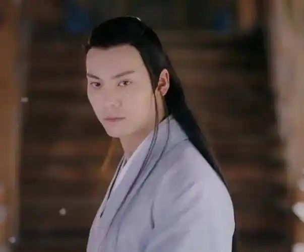 练练仪态吧,含身材驼背的古偶演员们,替身都比你们站得直_杨幂_脖子