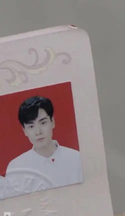 胡一天终于领证昨天求婚太难今天证件在手青涩婚照cp感倍增