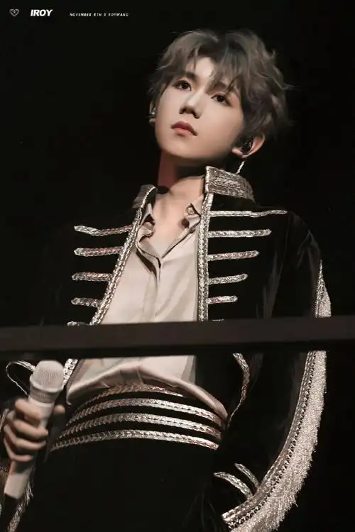 一张一张划过去,01对于王源的腰我想说算了92给你们,你们说:#王源