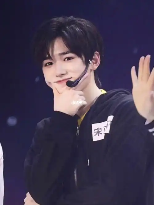 的小东ci也要长大突然有一丝丝小伤感但他长大后也是一枚小甜豆宋亚轩