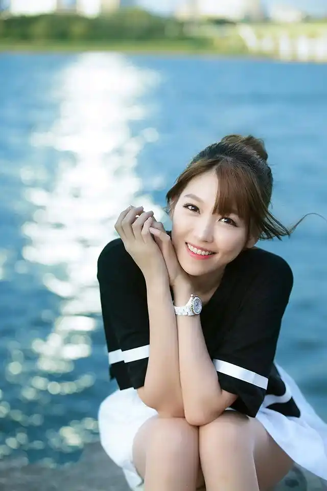 清纯韩国美女,笑容迷人生活照片