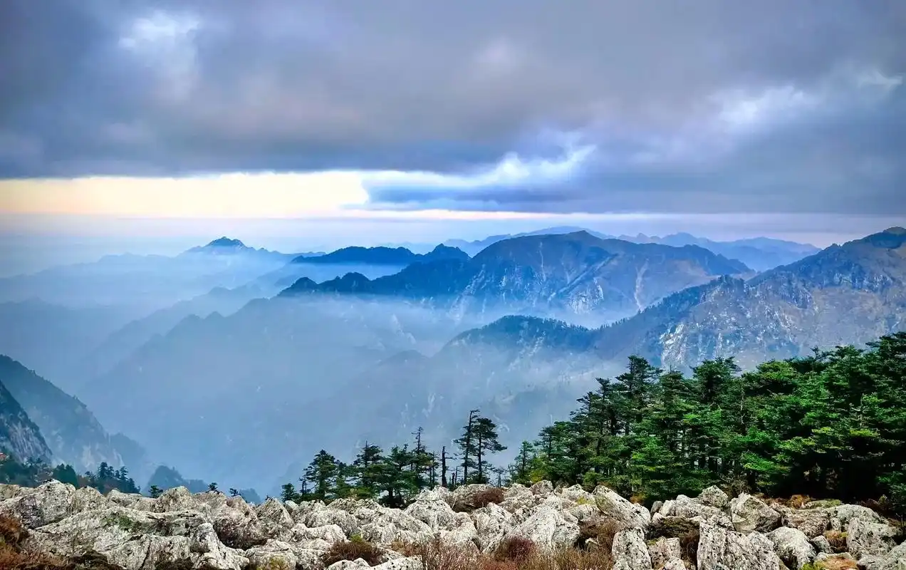 屹立秦岭之巅冰晶顶3015米.冰晶顶,秦岭第四最高峰,徒步1 - 抖音