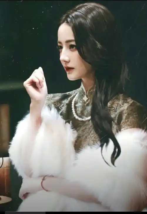 迪丽热巴旗袍#最近,迪丽热巴 旗袍新造型,知性优雅,全身上下弥漫着
