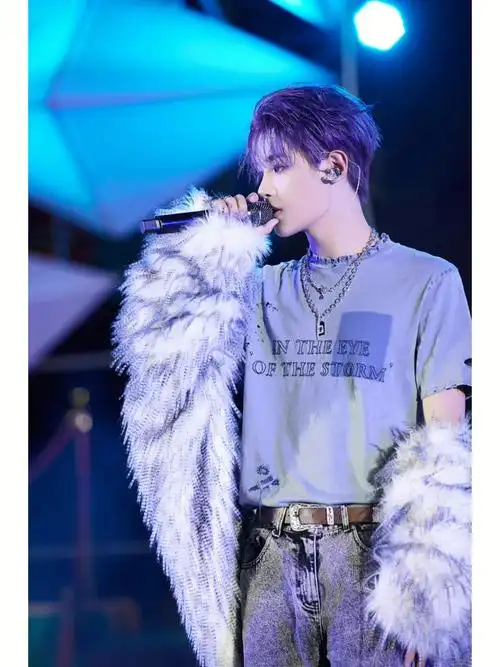 期待已久的黄明昊舞台