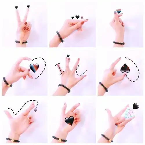 今年流行比心手势图片