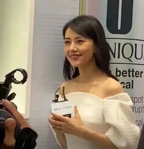 原创高圆圆生图曝光喜登热搜第一评论区却被秦霄贤包场赵又廷的处境太