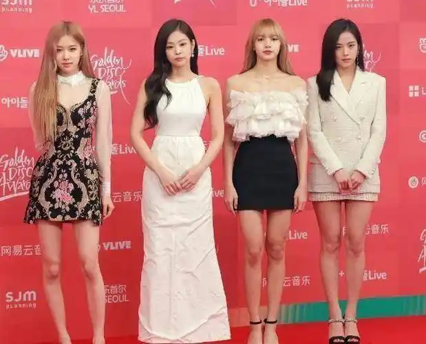 原创blackpink红毯私服jennie和jisoo轻熟优雅lisa和rose减龄少女