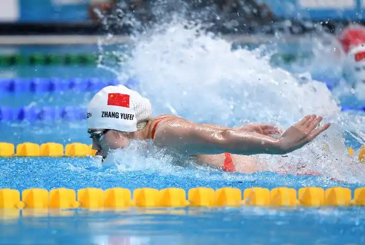 游泳运动员张雨霏在全运会上