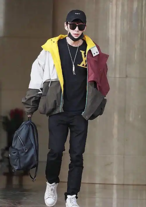 分享一波男明星机场街拍李汶翰罗云熙赵品霖林彦俊范丞丞