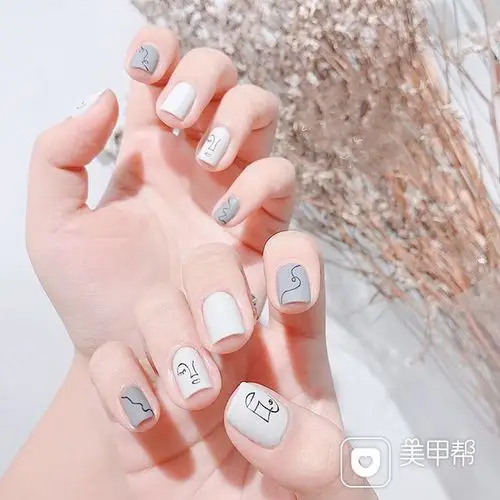 方圆形灰色白色磨砂手绘简笔画想学习这么好看的美甲吗?