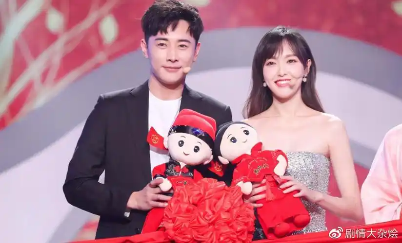 唐嫣罗晋庆祝结婚两周年,两人低调晒图庆祝,素颜出镜变化明显