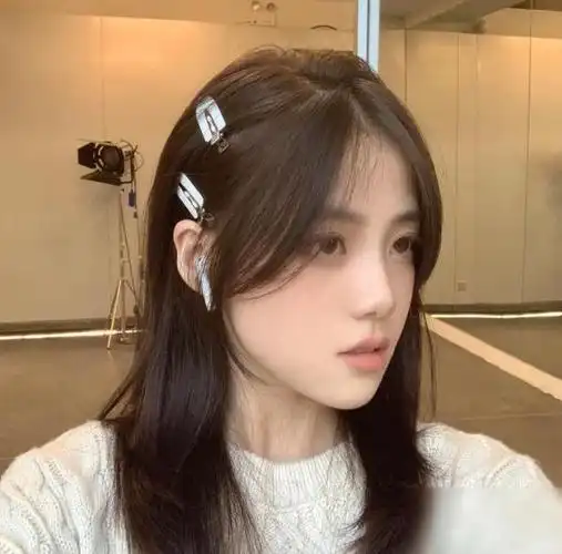 适合你的刘海可以修饰脸型八字刘海精致显脸小气垫烫自然慵懒