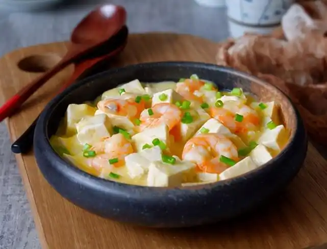 豆腐和虾仁是绝配煮一煮5分钟出锅营养简单鲜味足更低脂