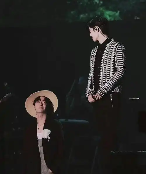 《陈情令》播出五周年,泰国粉丝为肖战学中文,路人称赞王一博很火