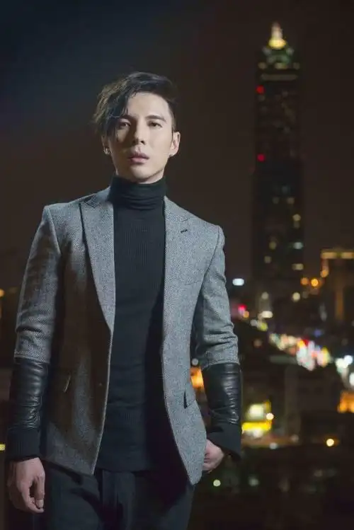 陈势安《好爱好散》mv化身爱情死神 与欧阳靖合作无间担任斩断情丝