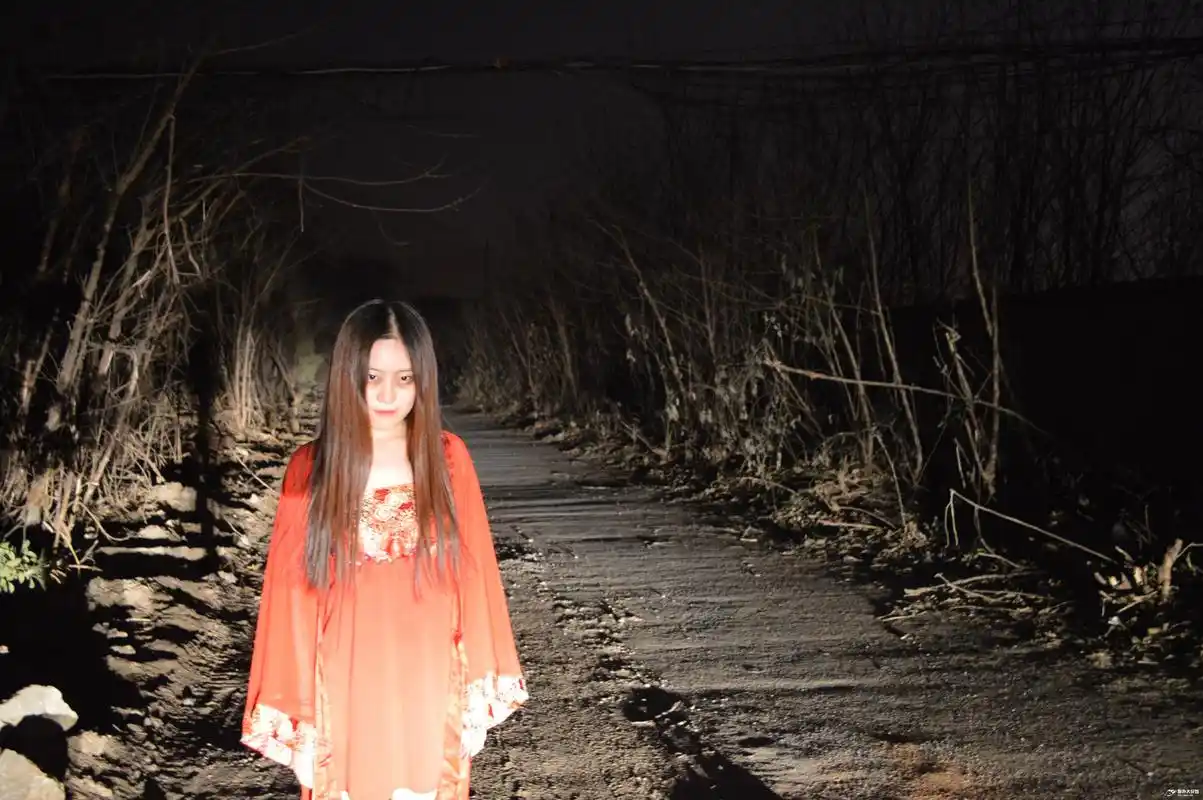 4本女主是神婆的灵异小说,太恐怖差点被禁,看了做噩梦别怪我!