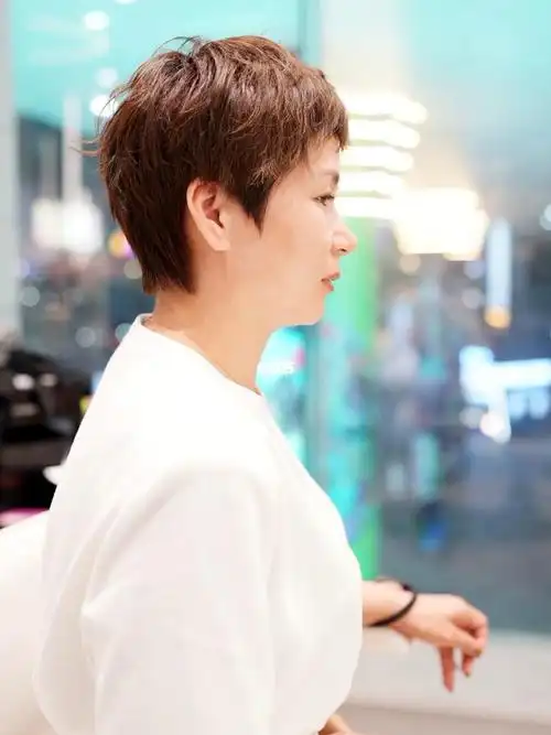 35岁以上减龄短发