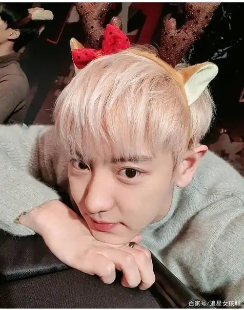 朴灿烈ins晒自拍,太可爱了吧!