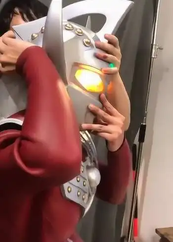 穿奥特曼皮套是一种什么体验今天的我就是泰罗奥特曼