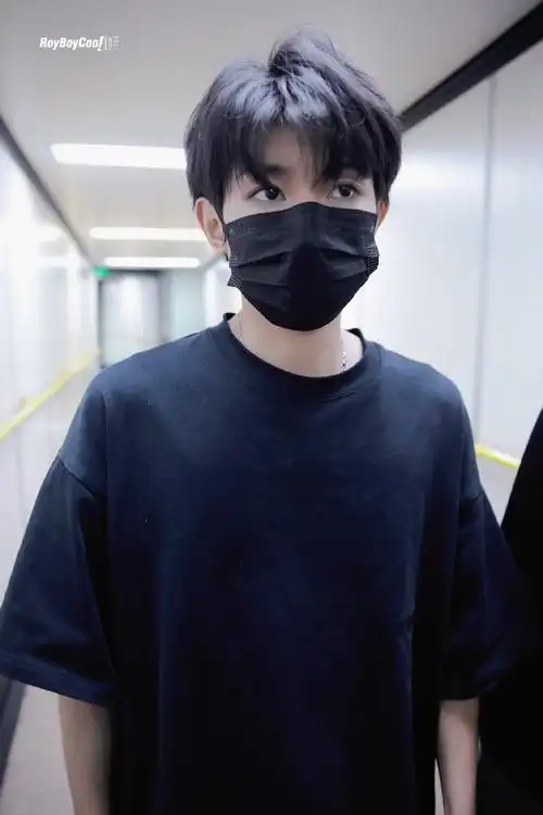 王源客厅狂欢巡演