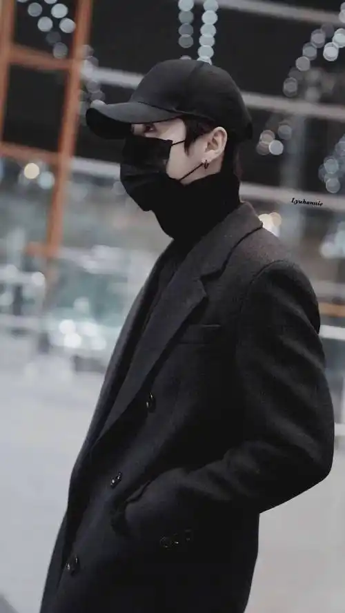 令人惊艳的明星清冷感#始终沉迷于鹿晗独有的清冷气质不同面的魅炼技