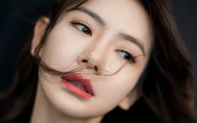 女明星戚薇桌面壁纸-美女壁纸-高清美女图片-第2图-娟娟壁纸