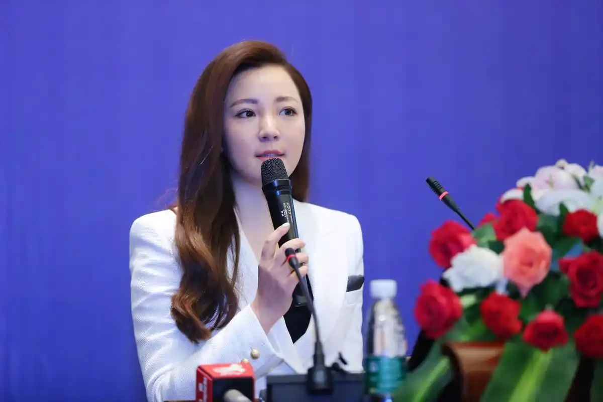 这是一份来自央视主持人章艳的爱情经济学指南