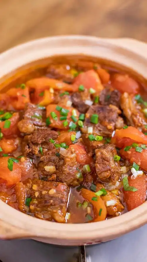 用番茄炖出的牛腩软烂开胃拌饭一绝