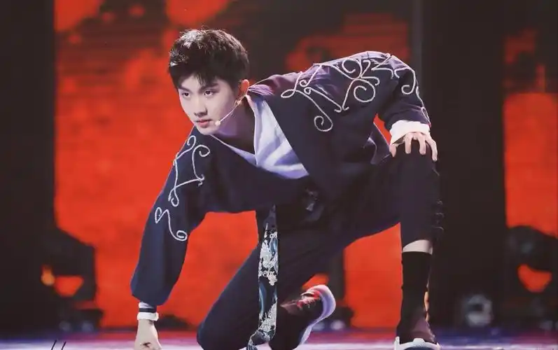 [马嘉祺]舞蹈混剪一个新手午休时间的学习渣剪,会继续努力_哔哩哔哩