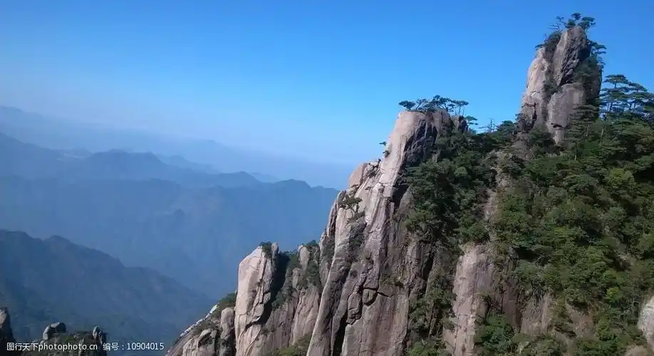 雄伟高山图片