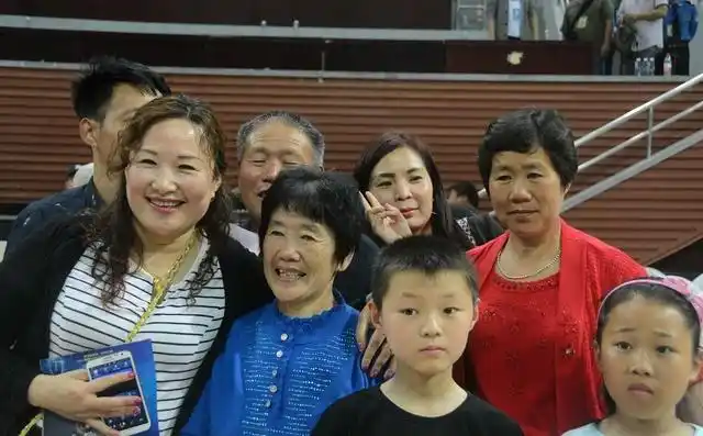 原创 祁隆:感恩菏泽,回报家乡,父母面前唱《妈妈》现场飙泪