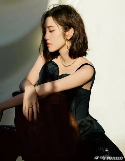 唐艺昕超话#唐艺昕费加罗十一月刊封面#唐艺昕x《费加罗》十一月刊