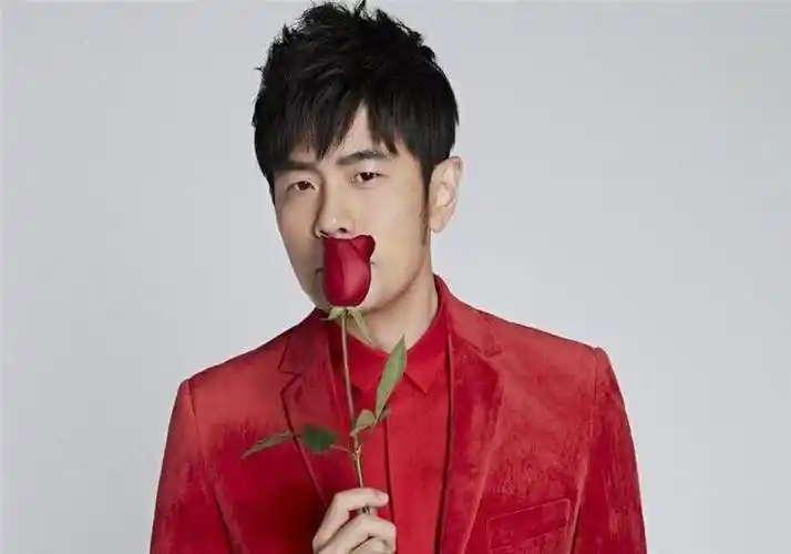 品牌方送周杰伦400万豪车,有钱人的世界难以想象,周董真豪气.