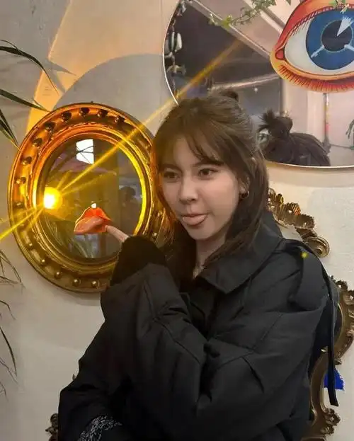 宋妍霏素颜状态