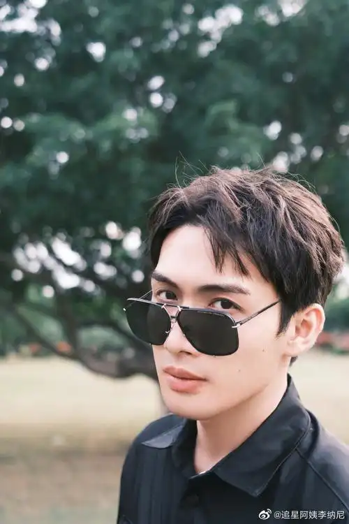 张彬彬二月随拍